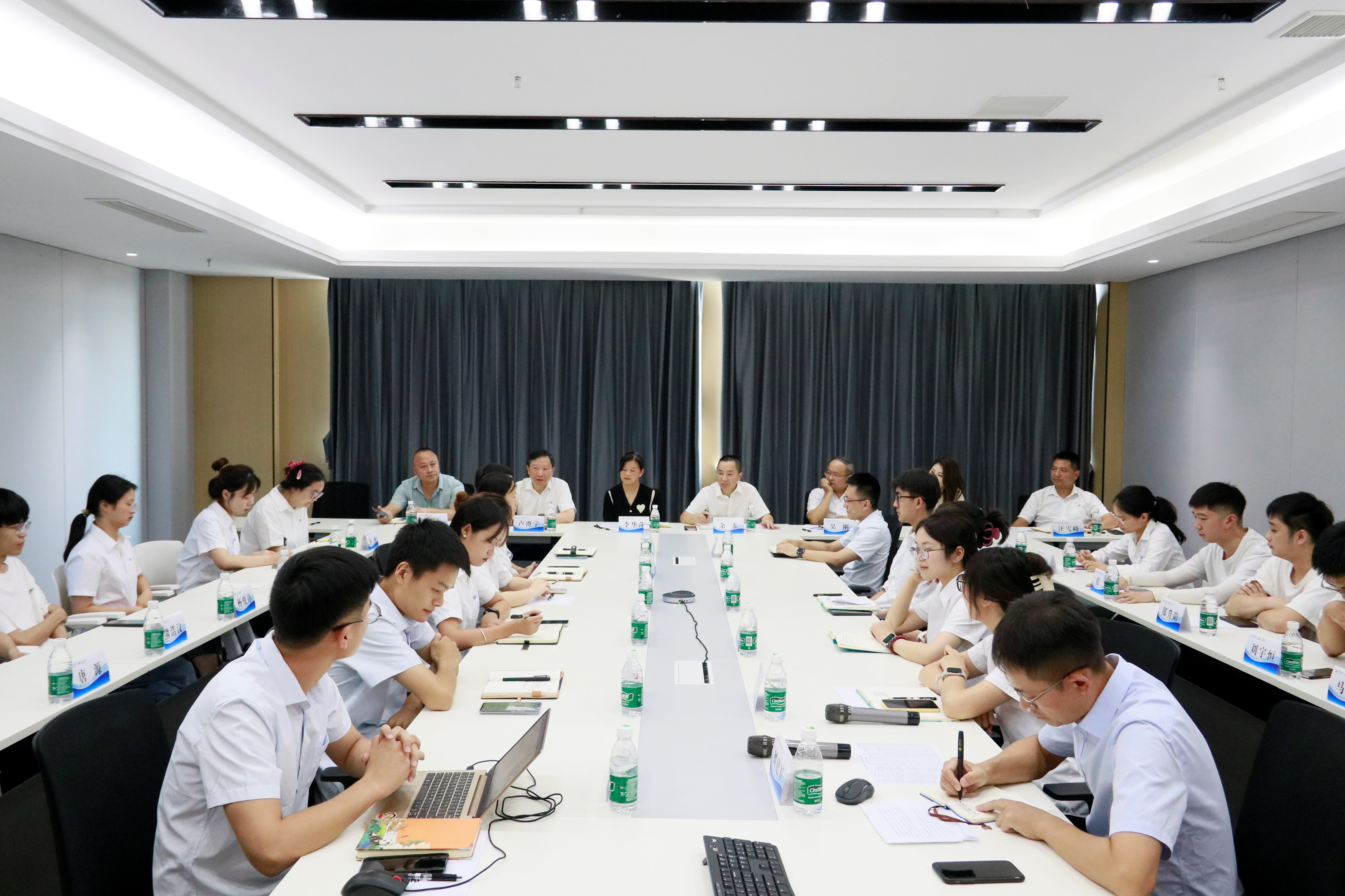 致青春 致奋斗丨四川天马举行2024年青年人才座谈会(图9) 致青春 致奋斗丨四川天马举行2024年青年人才座谈会(图9)